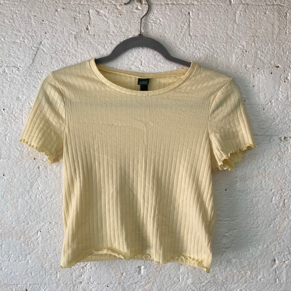 Wild Fable yellow cropped T shirt